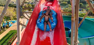 Wc01 Activities Wild Waves Water Park Boomerango Friends On Tube.Jpg.Sunimage.1136.550