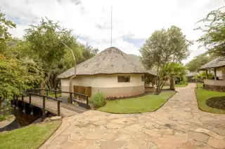 Sun City Bush Bungalows Gardens 8606 1