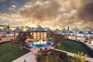 Carn Exterior Evening Hotel And Pool