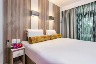 Sun City Cabanas Twin Lake Facing Room 2