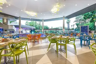 Cabanas Palm Terrace Restaurant D8X9002