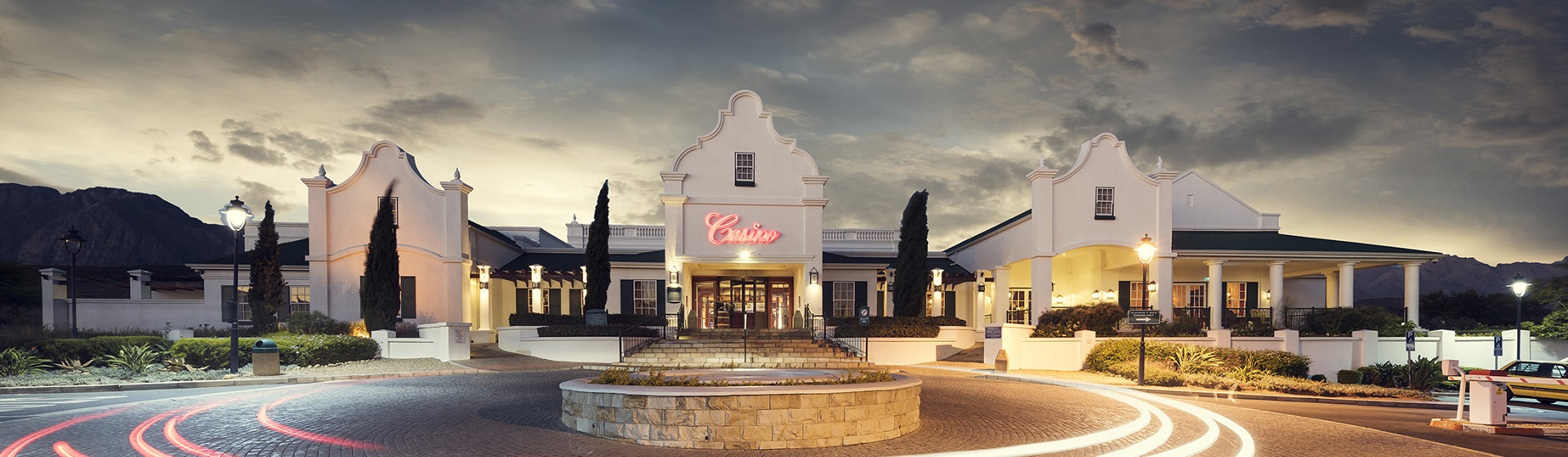 Gold Entrance Night Casino Web