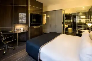 Maslow Junior Suite Bedroom