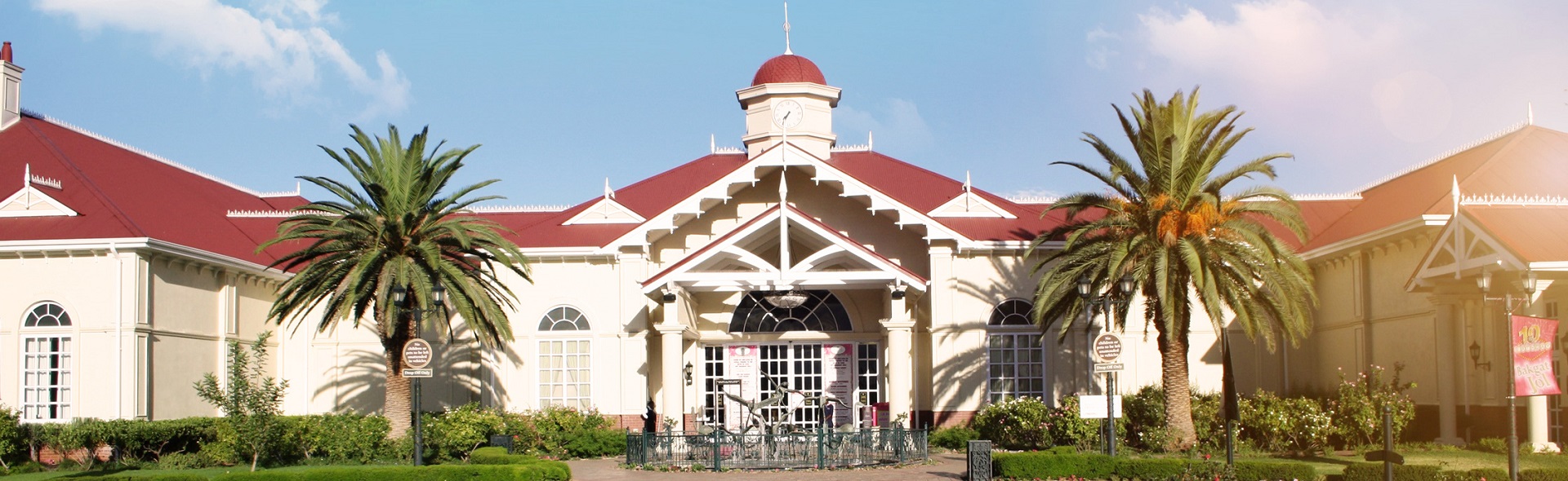 Flam Casino Exterior Day Signature
