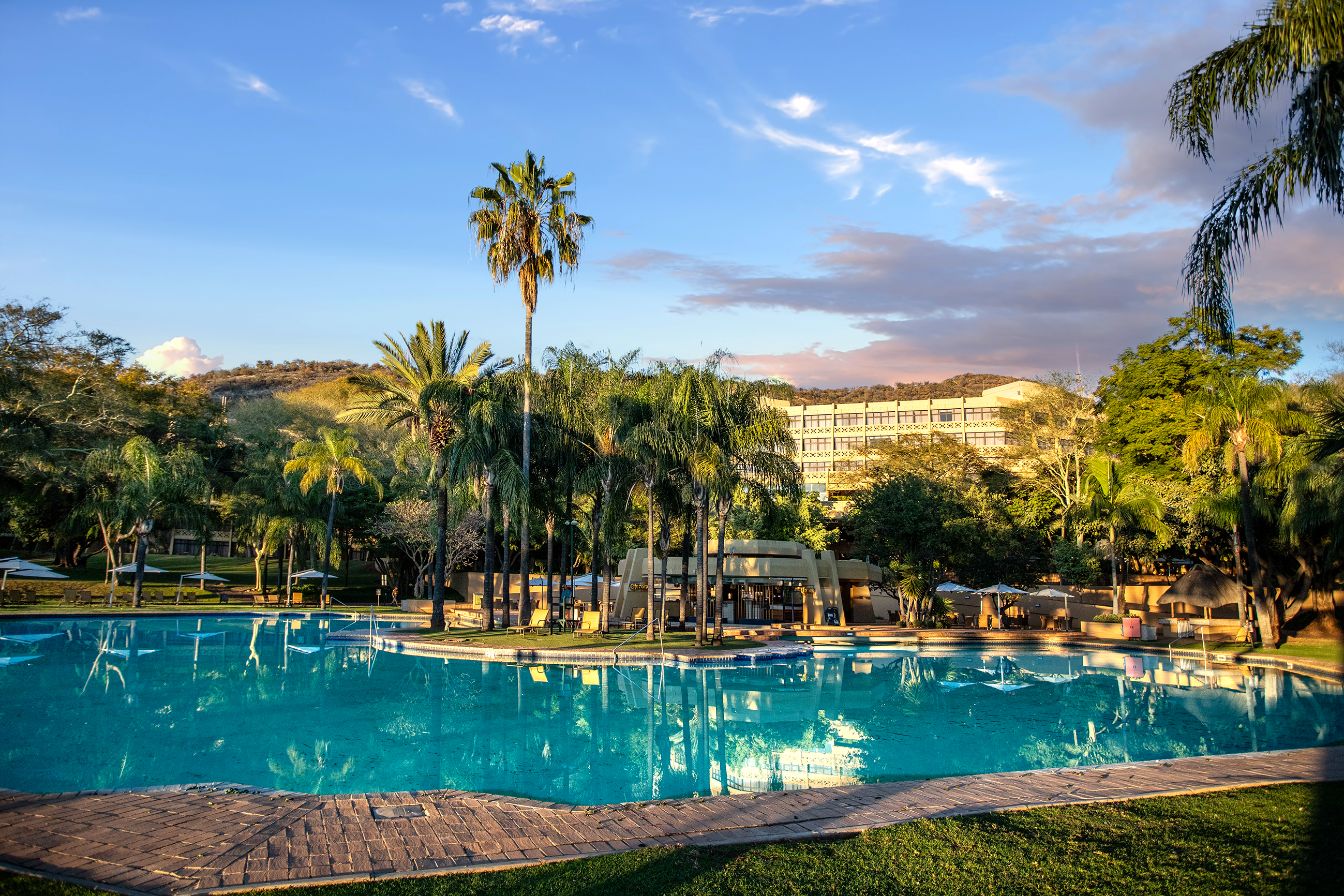 Sun City Hotel Exterior 01