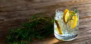 Gin Cocktail Right