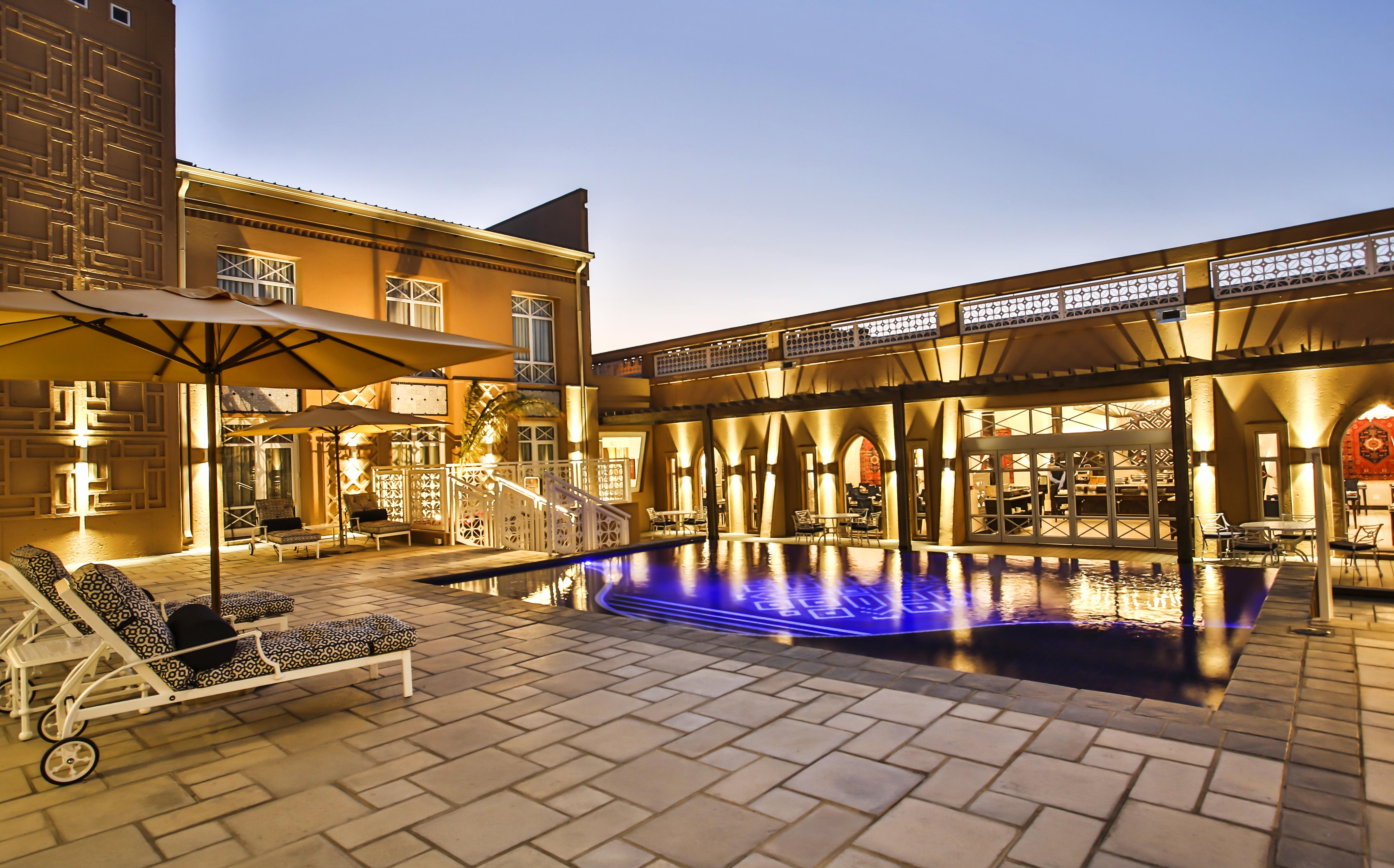 Mero Pool Hotel Exterior 3