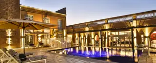 Mero Pool Hotel Exterior 3