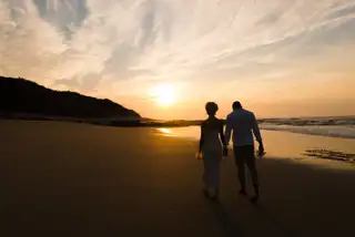 Wcs Activities Beach Walk Coule Walking On Beach Dawn