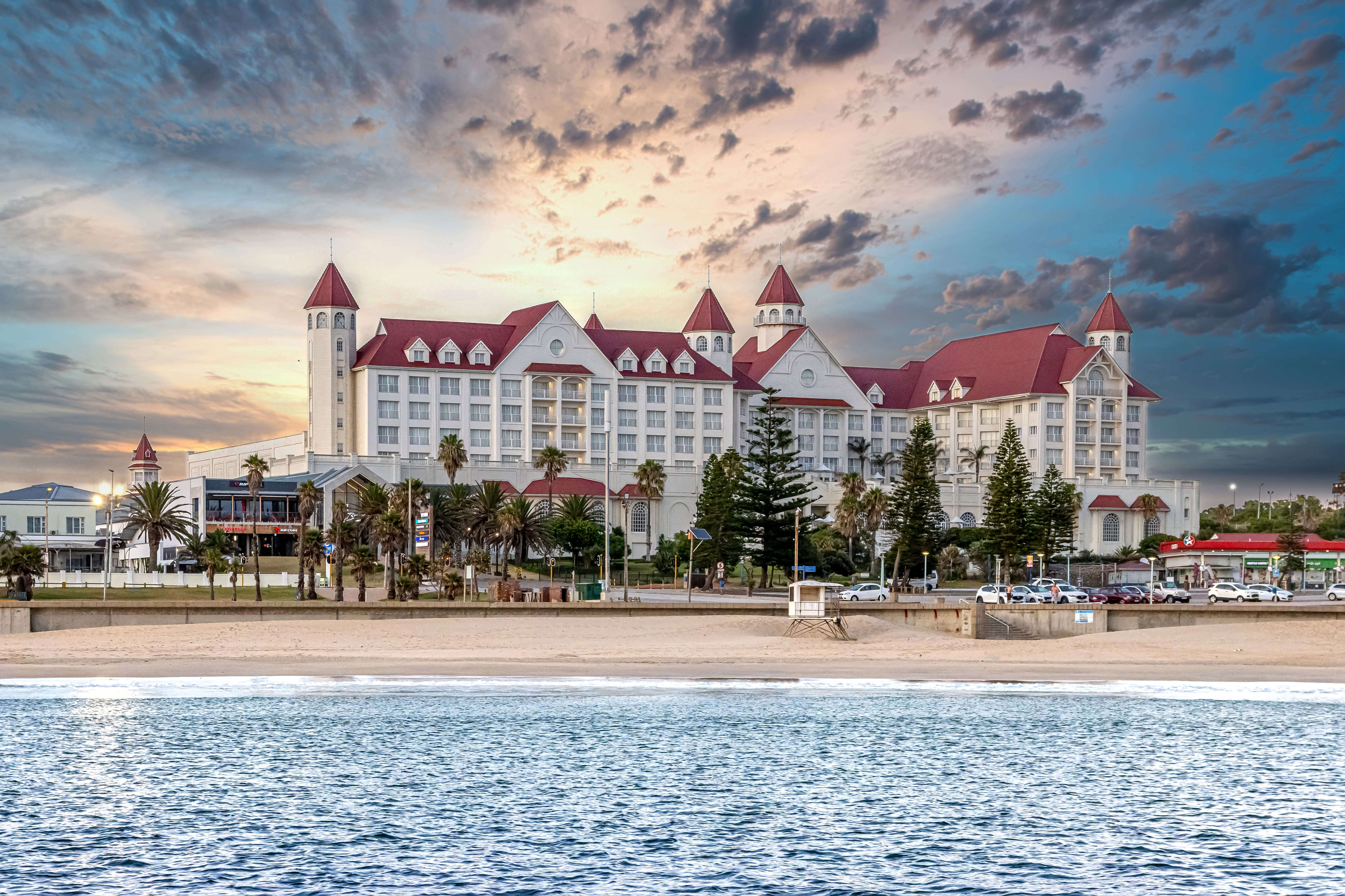 Bord Exterior Evening Hotel From The Sea 5