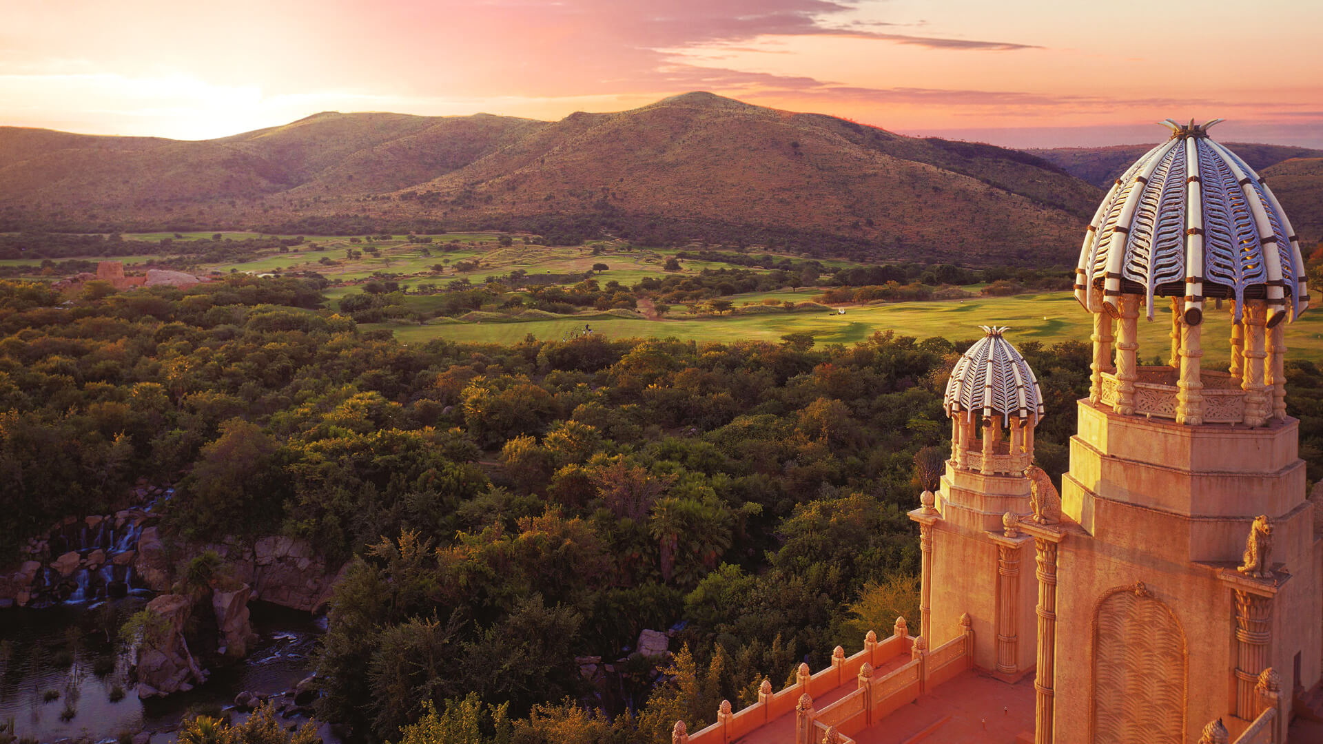 Sun City The Palace Banner Big