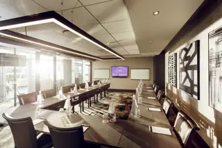 Tsq2i2101 The Maslow Time Square Garnet Conference Room 5C2a2171f