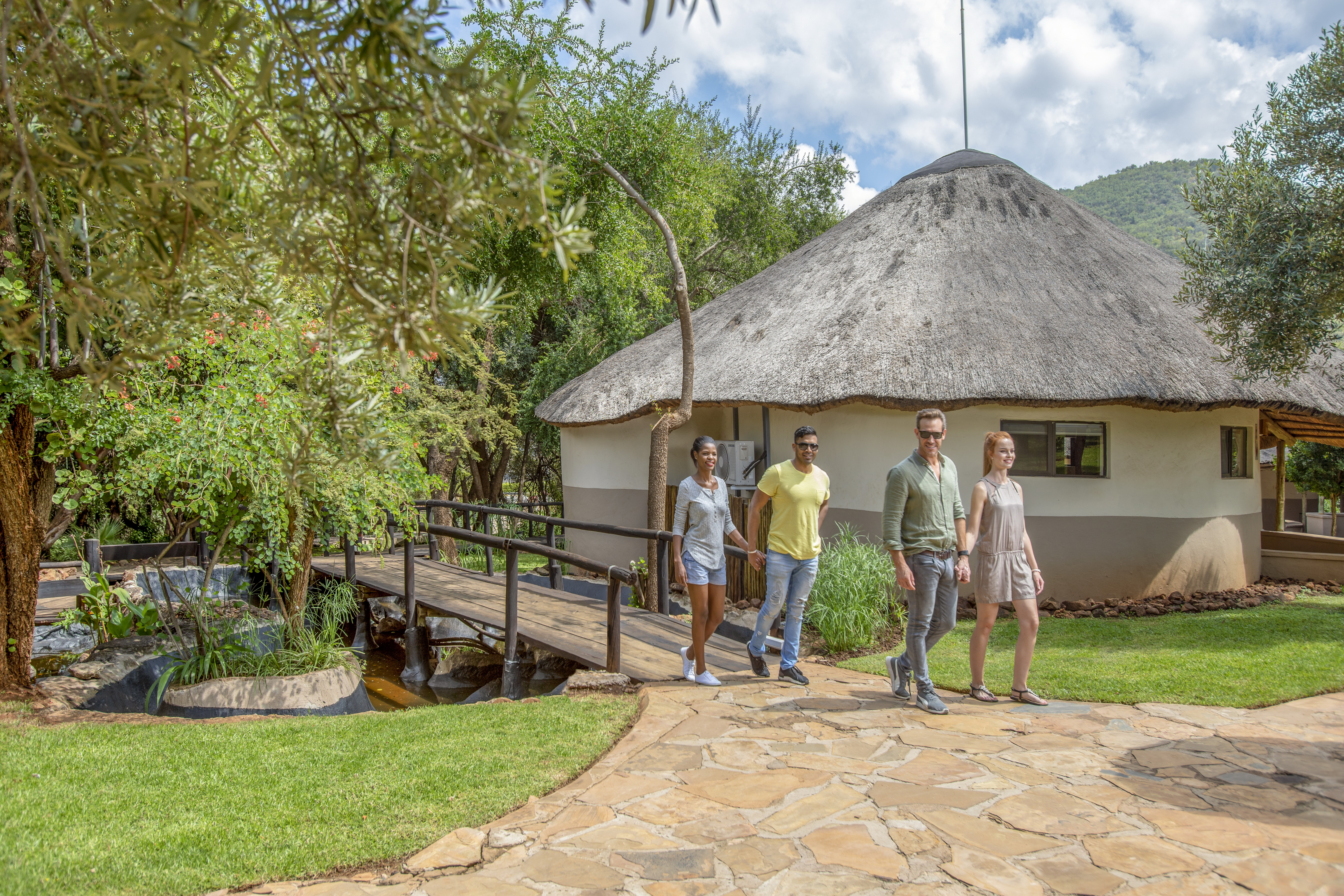 Sun City Bush Bungalows Gardens 8683 1