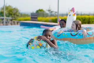 Siba Pool Lodge CM208743