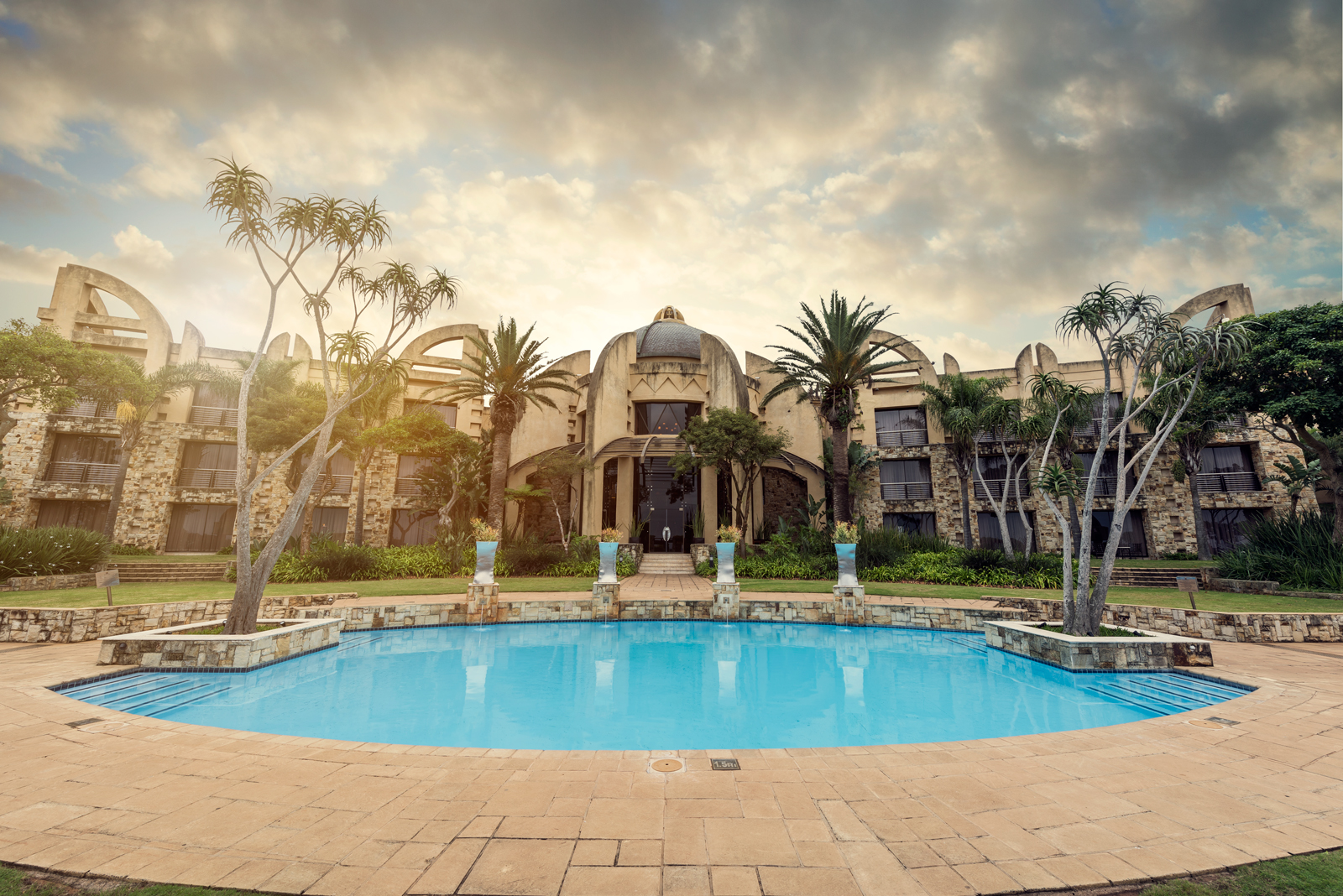 Siba Pool Evening Lodge 2 Web